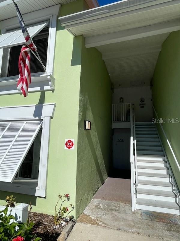 4199 38th Ave S Unit I, Saint Petersburg, FL 33711 - view of stairs