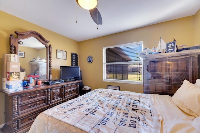 bedroom with ceiling fan