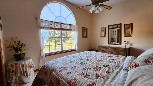 bedroom with ceiling fan