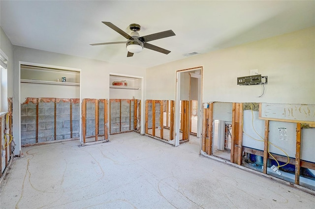 miscellaneous room with ceiling fan