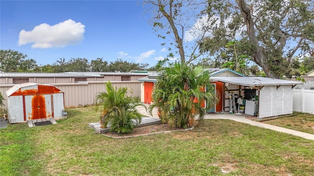 view of yard with a shed