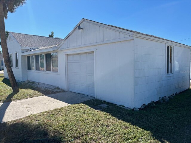 exterior space featuring a yard