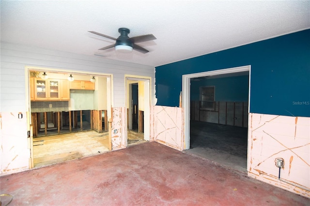 Listing photo 3 for 16006 2nd St E, Redington Beach FL 33708