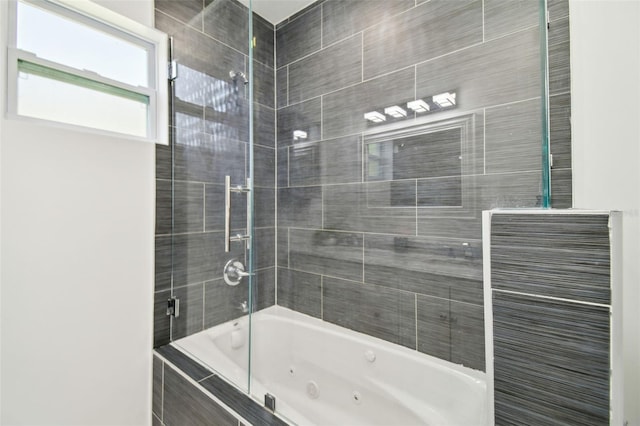 bathroom with tiled shower / bath combo