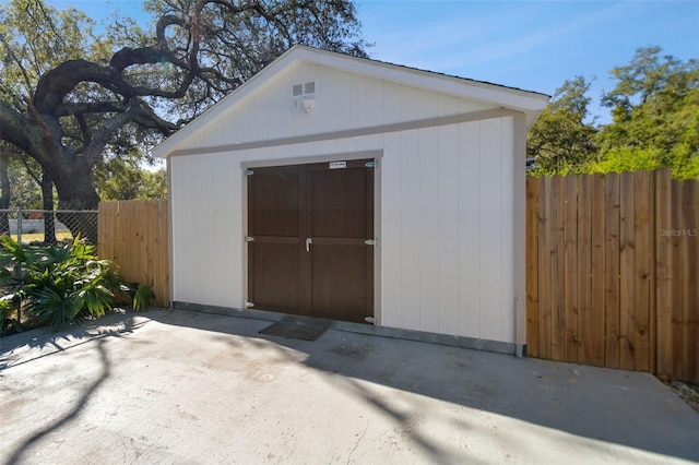 view of outbuilding