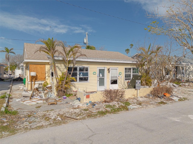 view of front of property