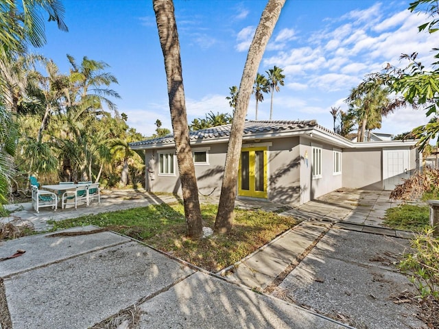 view of front of house featuring a patio