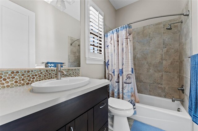 full bathroom with shower / bathtub combination with curtain, decorative backsplash, vanity, and toilet