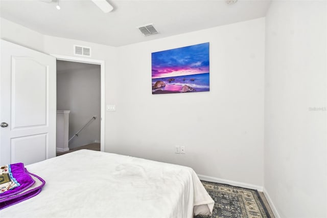 bedroom with ceiling fan