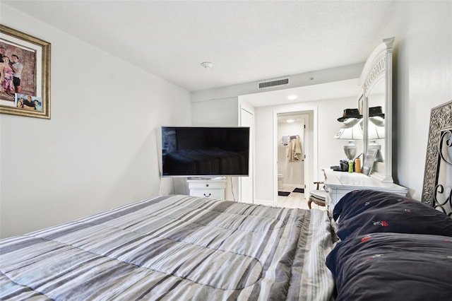 36750 US Highway 19 N Unit 01104, Palm Harbor, FL 34684 - bedroom featuring ensuite bathroom