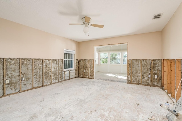 spare room featuring ceiling fan