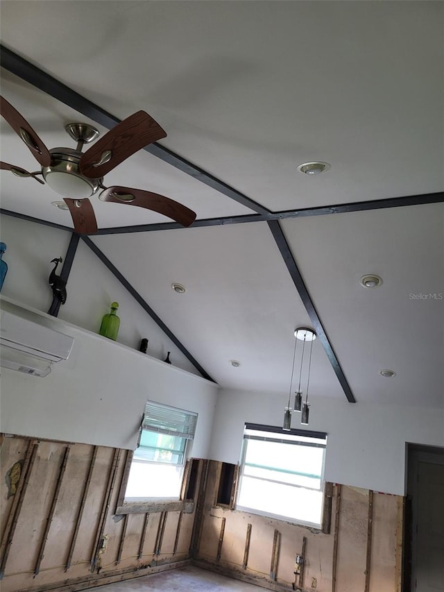 room details with ceiling fan