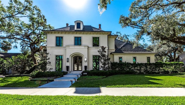 view of front of house with a front yard