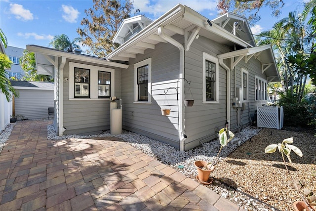 view of front of property featuring a patio area