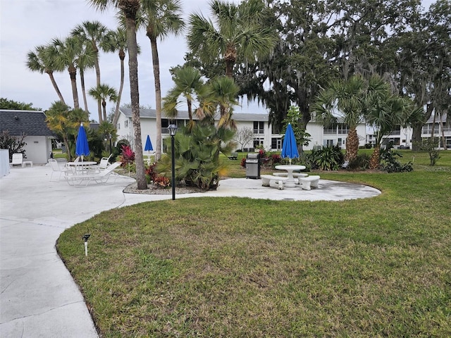 view of yard with a patio