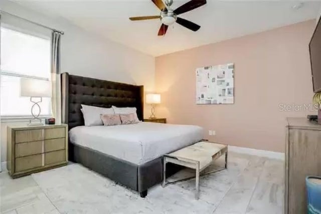 bedroom with ceiling fan