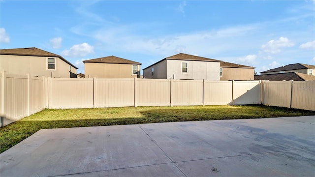 view of yard featuring a patio area