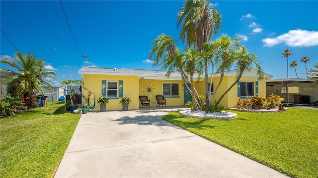 view of front of property with a front yard