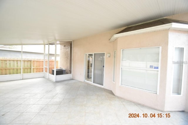 504 Maple Pointe Dr, Seffner, FL 33584 - view of unfurnished sunroom