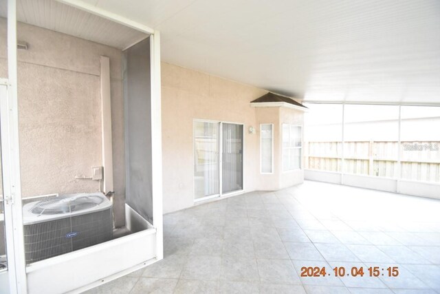 504 Maple Pointe Dr, Seffner, FL 33584 - view of unfurnished sunroom