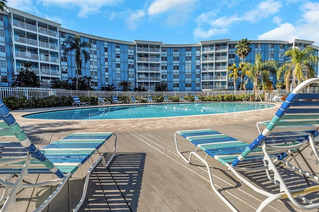 view of swimming pool