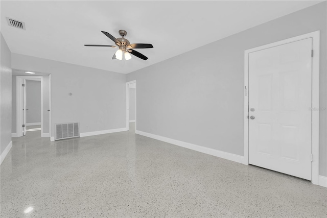 empty room with ceiling fan