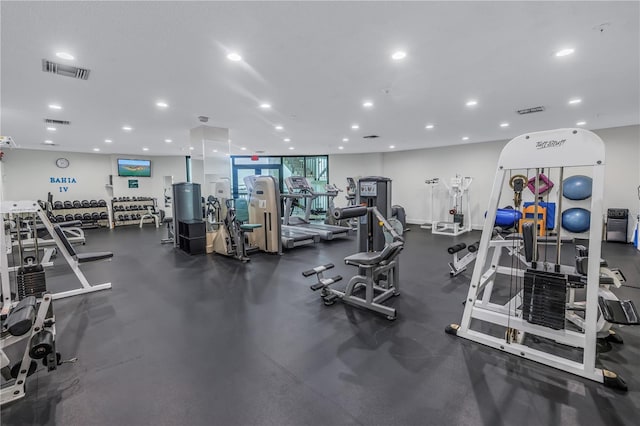 gym with visible vents and recessed lighting