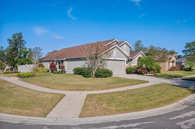 view of front of property featuring a front yard