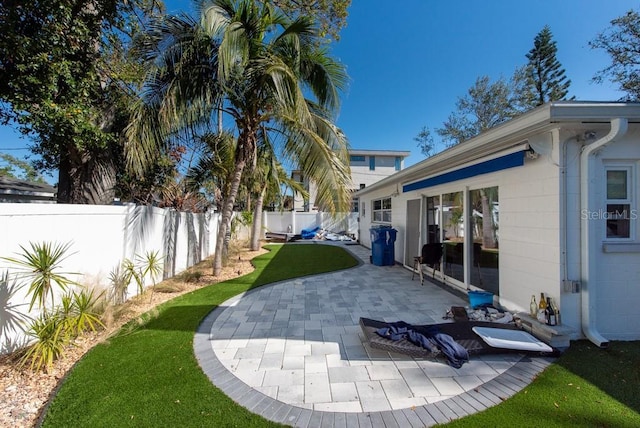 view of yard featuring a patio