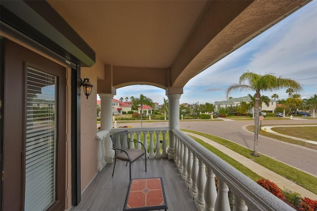 balcony featuring covered porch