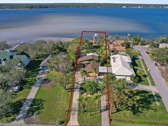 Listing photo 2 for 710 Shore Dr E, Oldsmar FL 34677