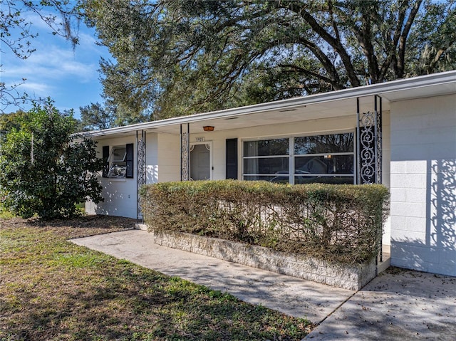 view of front of property