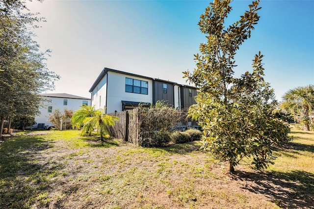 exterior space with a lawn