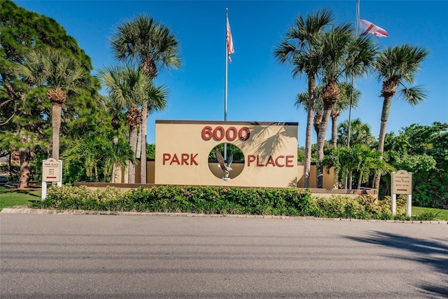 view of community / neighborhood sign