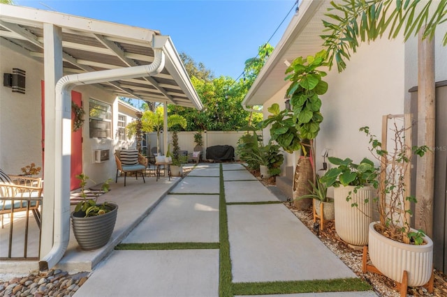 727 53rd Ter N, Saint Petersburg, FL 33703 - view of patio / terrace with fence