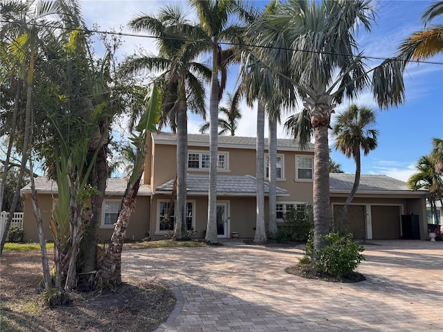 view of front facade featuring a garage