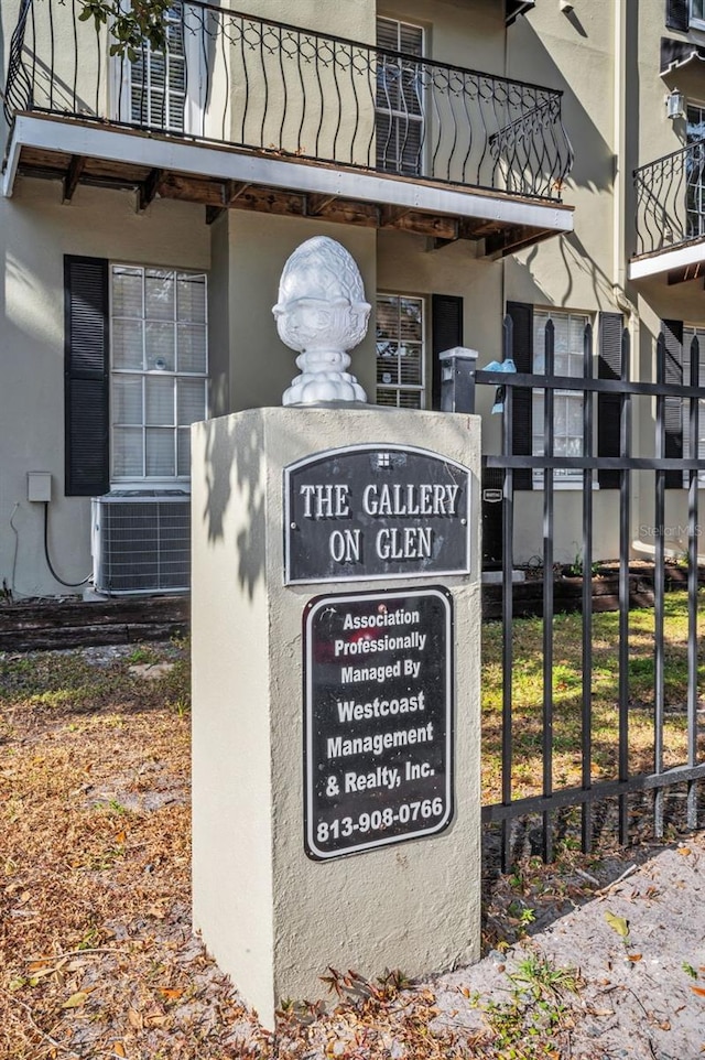 view of community / neighborhood sign