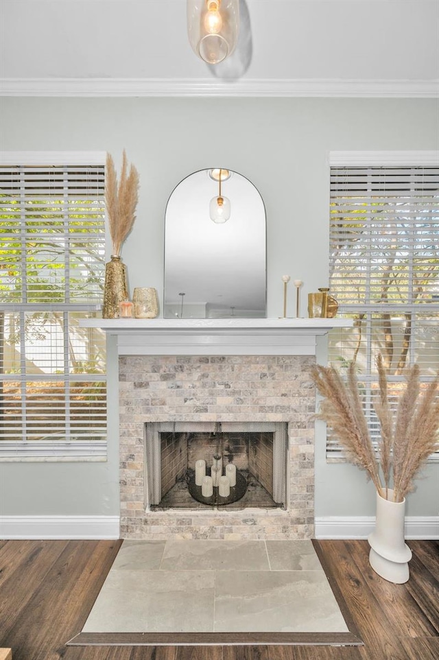 room details featuring hardwood / wood-style floors and ornamental molding