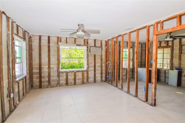 miscellaneous room with ceiling fan