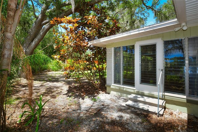 160 Bayshore Dr, Terra Ceia, FL 34250