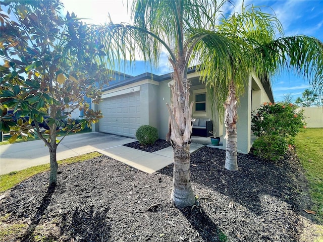 view of front facade featuring a garage