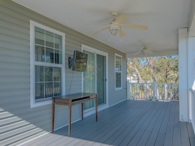 deck with ceiling fan