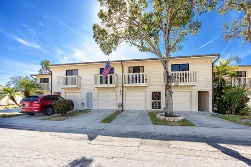 multi unit property with a balcony