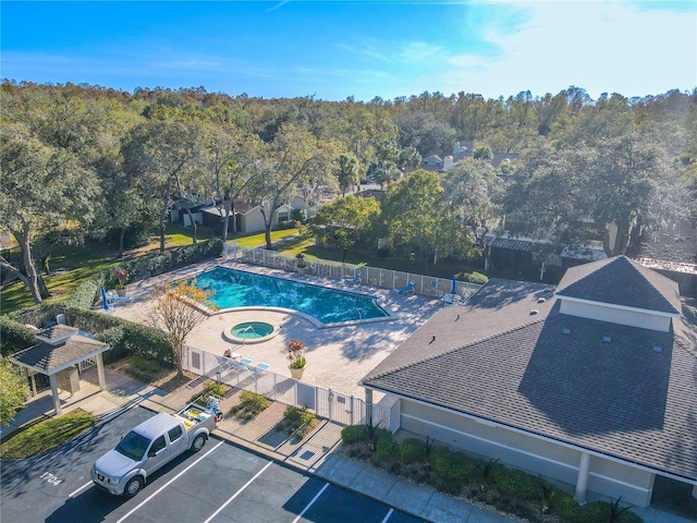 view of swimming pool