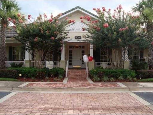 view of front of property