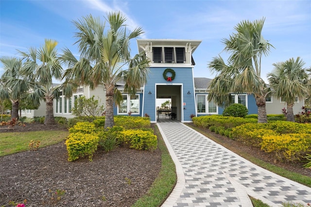 view of front facade