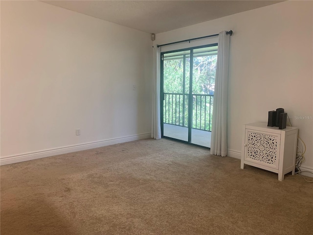 view of carpeted spare room