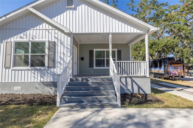 view of front of house with covered porch