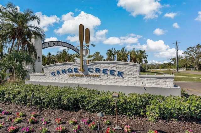 view of community / neighborhood sign