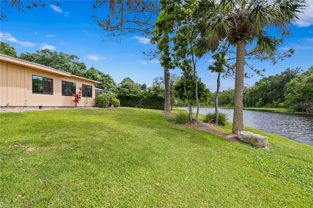 view of yard featuring a water view